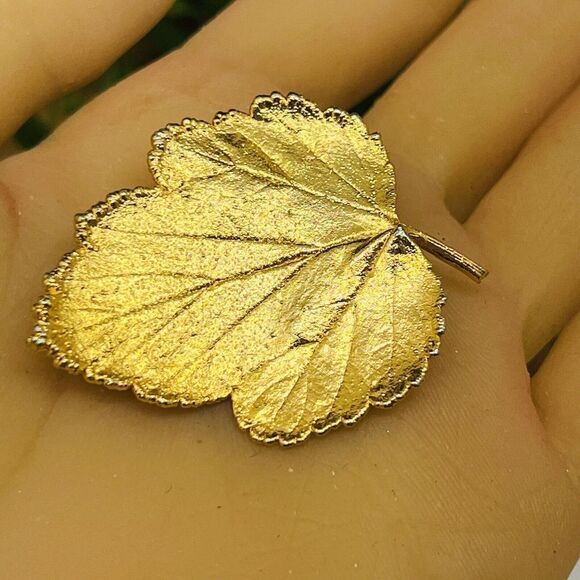 24K Gold Dipped Genuine Leaf Brooch Pendant Nature Jewelry Rocky Mountains  1307 - Picture 2 of 9